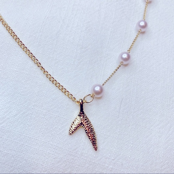 ❣️$25/3❣️ Mermaid Tail Faux Pearls Necklace - Picture 5 of 9